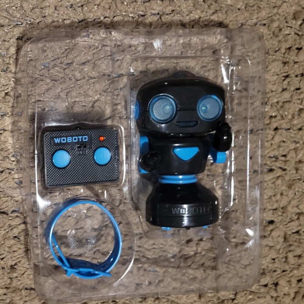 🔥🔥HP🔥🔥4-21-25🔥🔥NWT KIDS WOBOTO MULTIFUNCTION INFRARED REMOTE CONTROL ROBOT - Picture 3 of 4